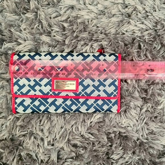Tommy Hilfiger Wallet - Picture 6 of 6